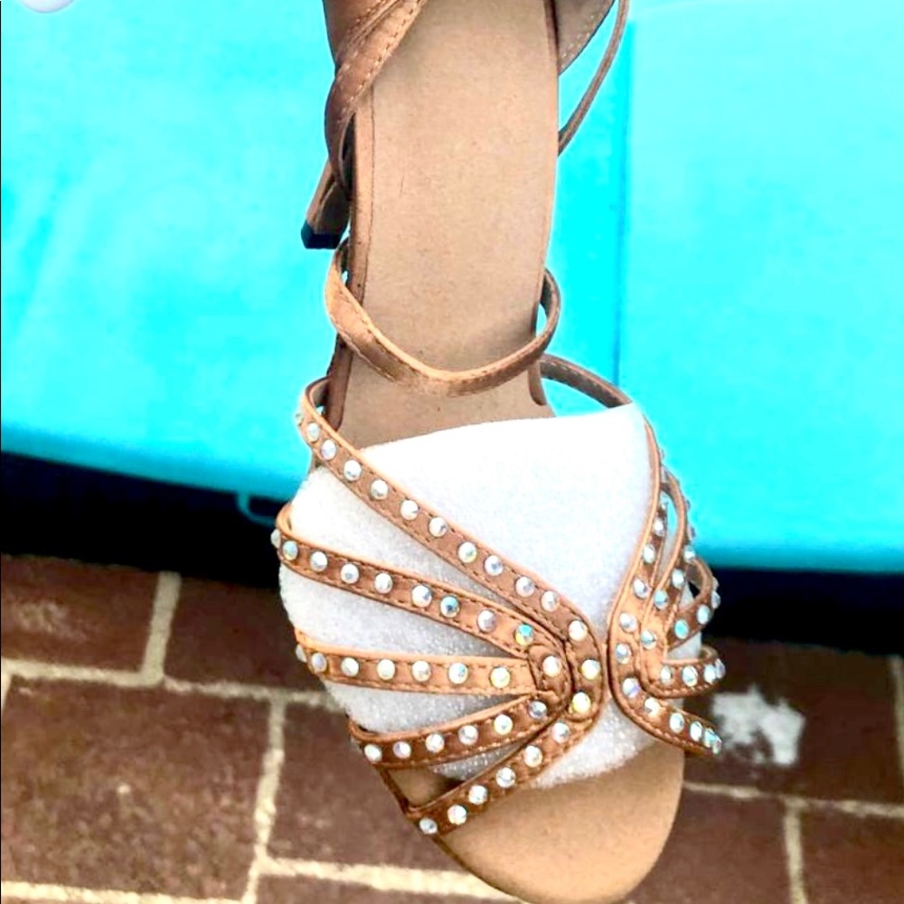New Dance Shoes, Latin, Ballroom, Salsa, Bachata. Size 8